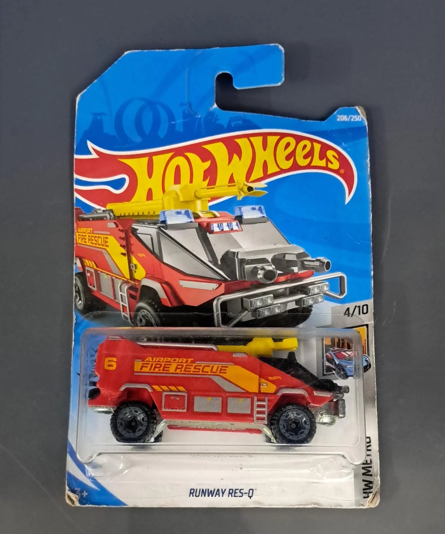 Hot Wheels HW Metro Runway Res-Q 206/250 Red - ( Card Damage ) - Jaiman Toys