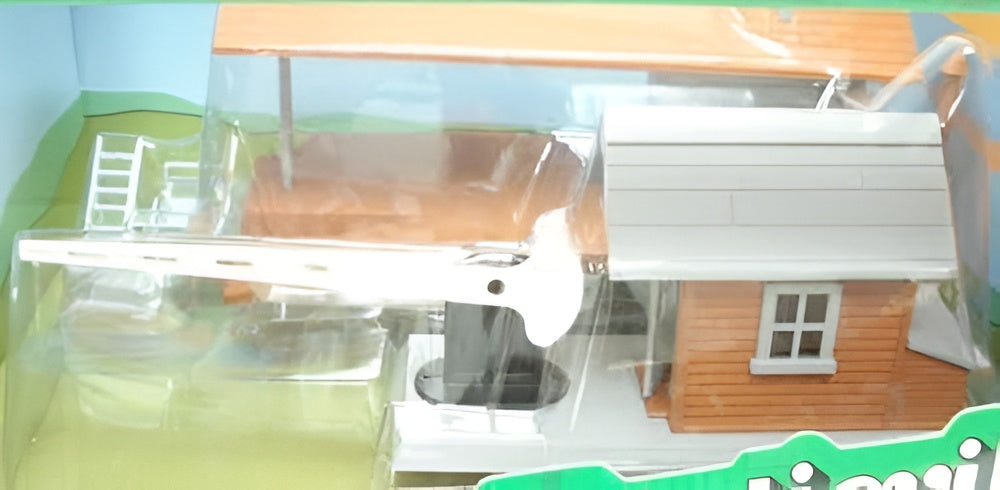 Bachmann Plasticville U.S.A. Loading Platform & Crossing Shanty – O Scale Pre-Built Railroad Structure Set
