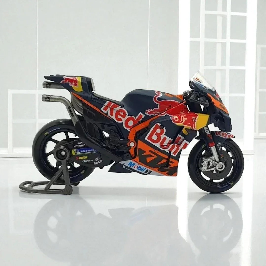 Maisto 1:18 MotoGP KTM RC16 “Red Bull Team Factory Racing” ’33 – Diecast Model Motorcycle Collectible - Jaiman Toys