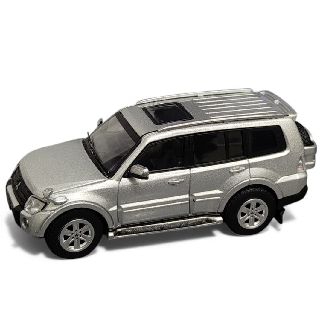 SHADOW PRO 1:64 Pajero V97 – Silver | Premium Diecast SUV Model