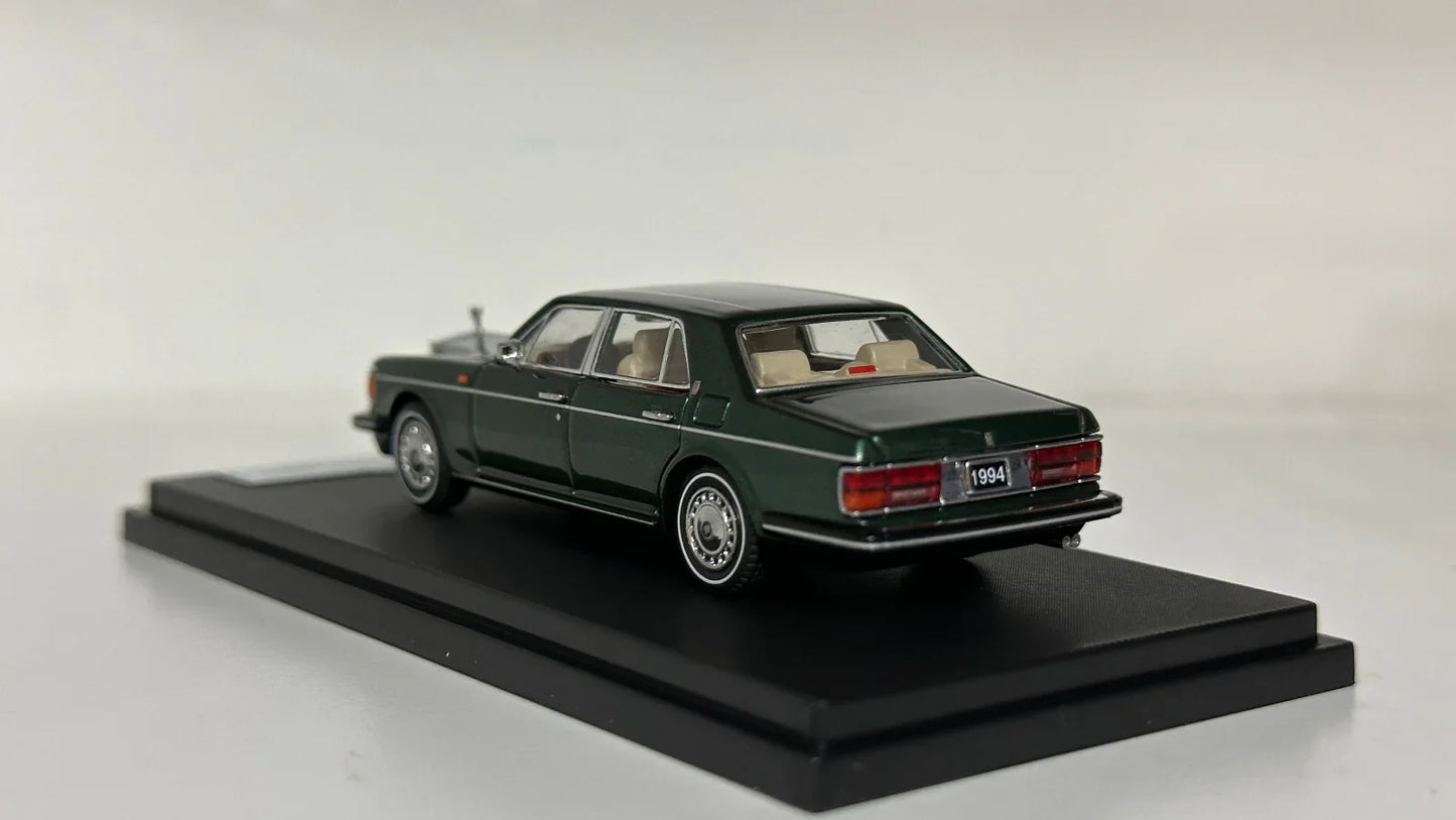 GFCC 1:64 Rolls-Royce Silver Spur III Luxury Classic 1994 with Silver Beltline In Green Diecast Model Car - Jaiman Toys