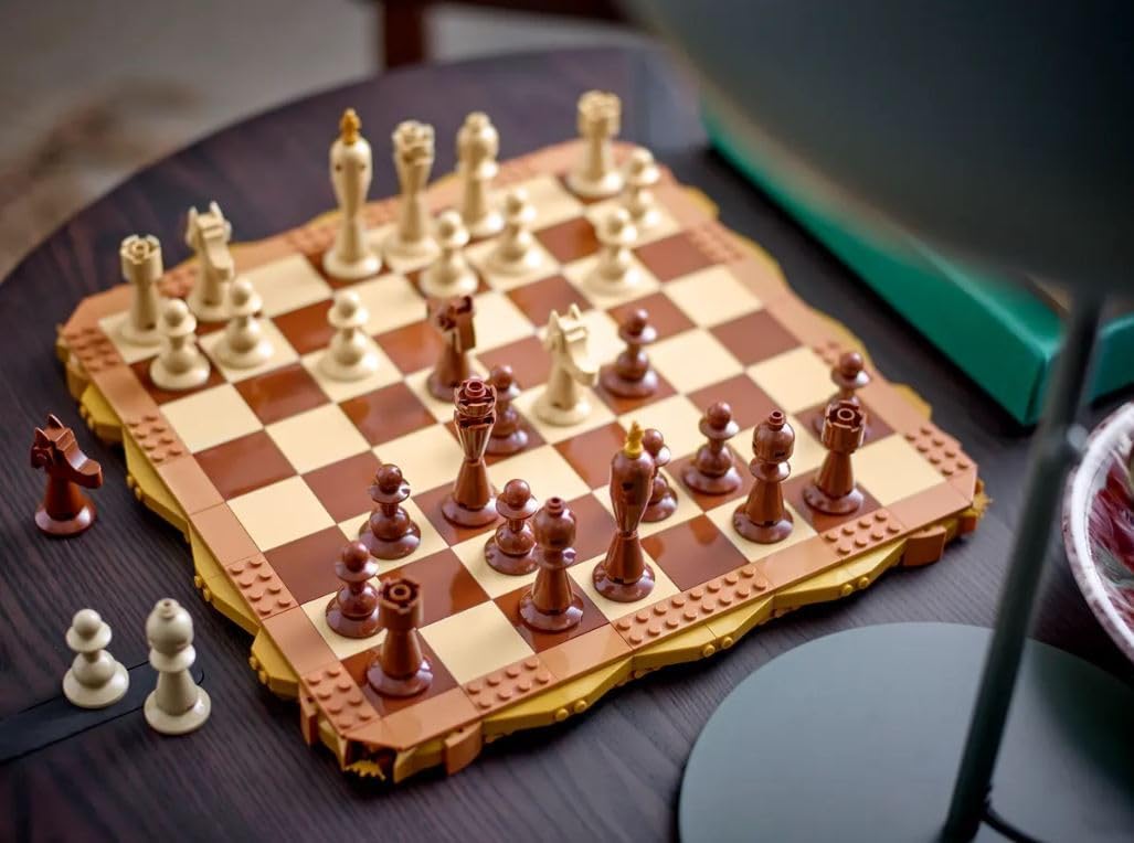 Lego 40719 Creator Traditional Chess Set, 743 Pieces