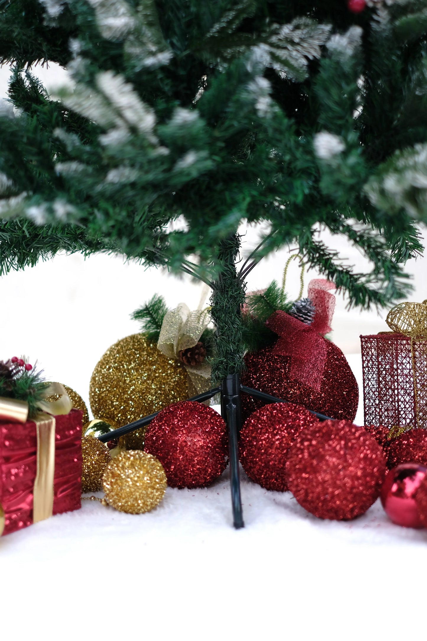 SWEN NORTHLIGHT flocked christmas tree pinecones and cherries