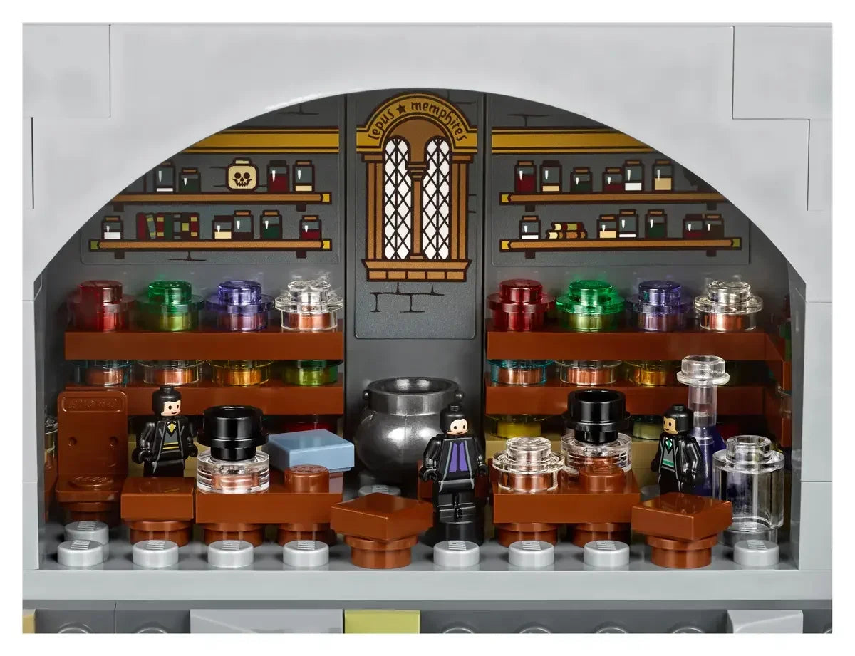 Lego 71043 Harry Potter Hogwarts Castle Building Set (6020 Piece)