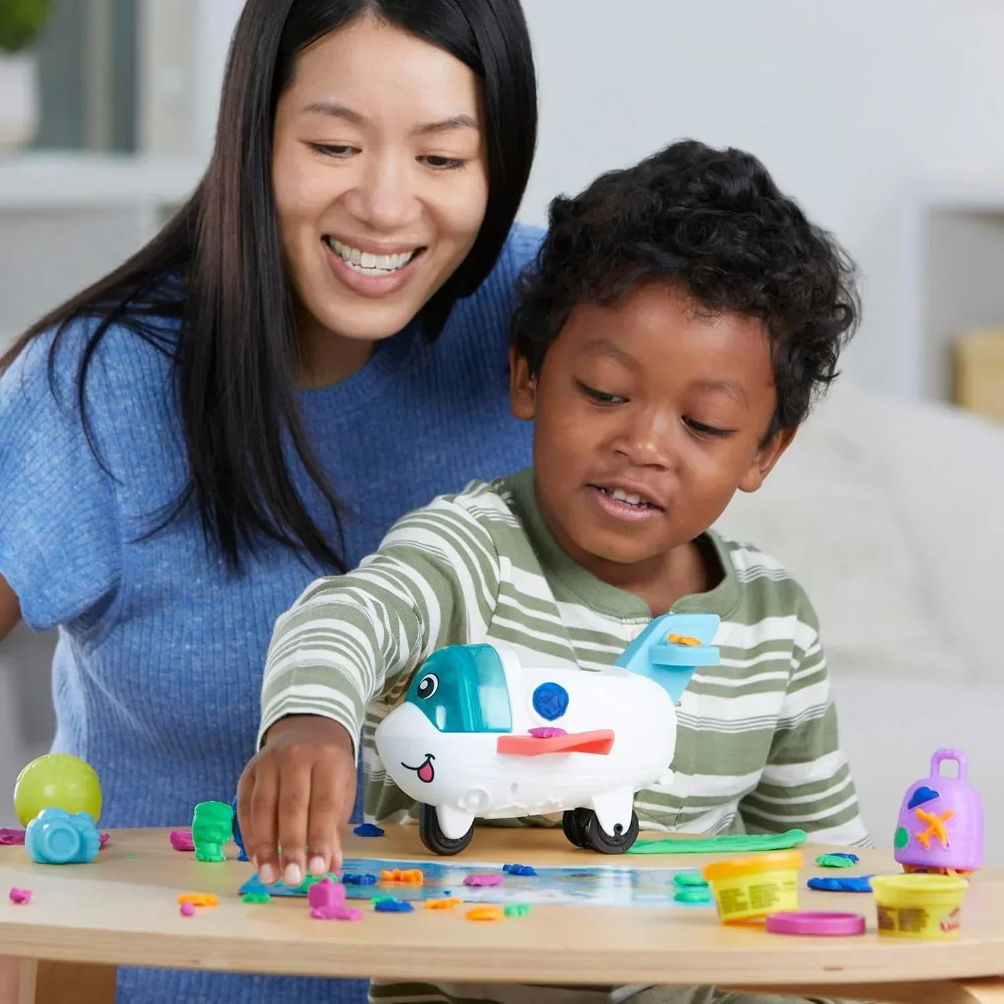 Play-Doh Flugi the Aeroplane Starter Kit – Creative Craft Set with 4 Play-Doh Tubs, Tools & Accessories for Kids - Jaiman Toys