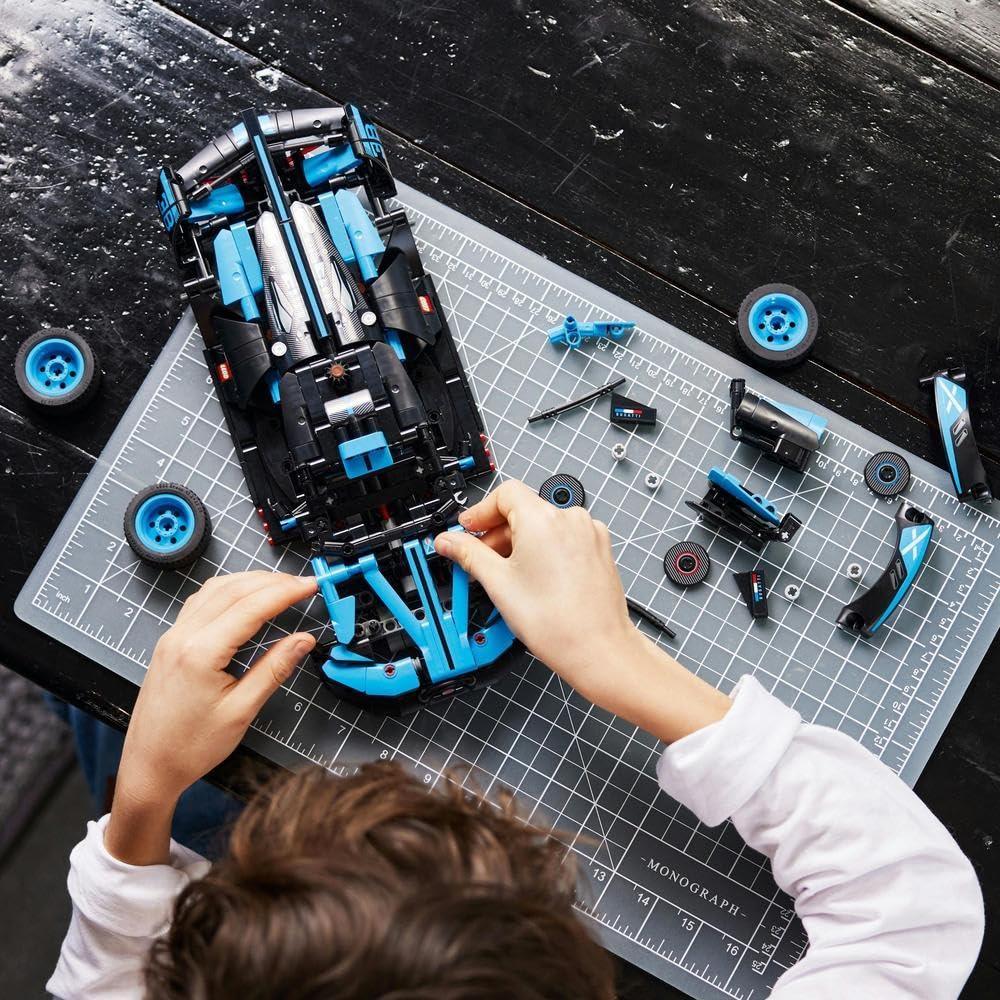 LEGO 42162 Bugatti Bolide Agile Blue (905 Pieces)