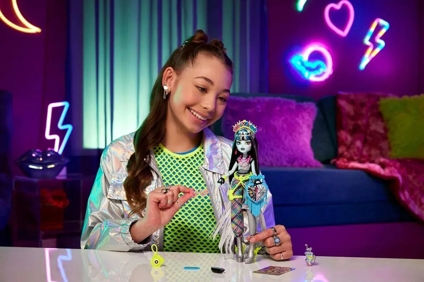 Monster High Frankie Stein Doll with Glam Monster Fest Outfit and Festival Themed Accessories Like Snacks, Band Poster, Statement Bag and More - Jaiman Toys