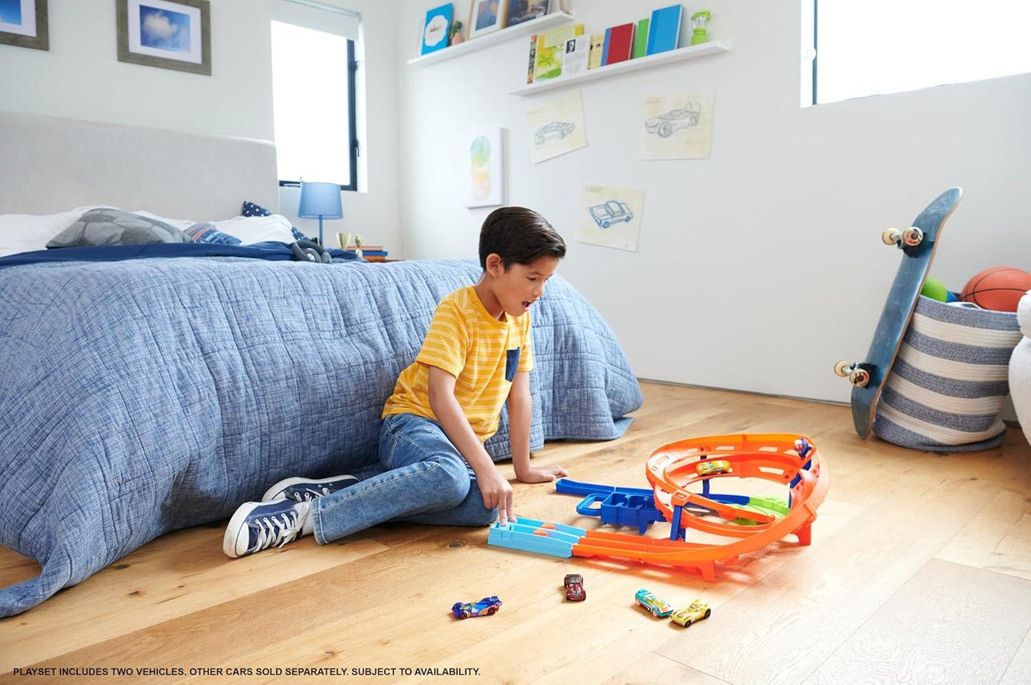 Hot Wheels Extreme Loop Circuit Set – 2 Cars, High-Speed Loops, Easy Storage! - Jaiman Toys