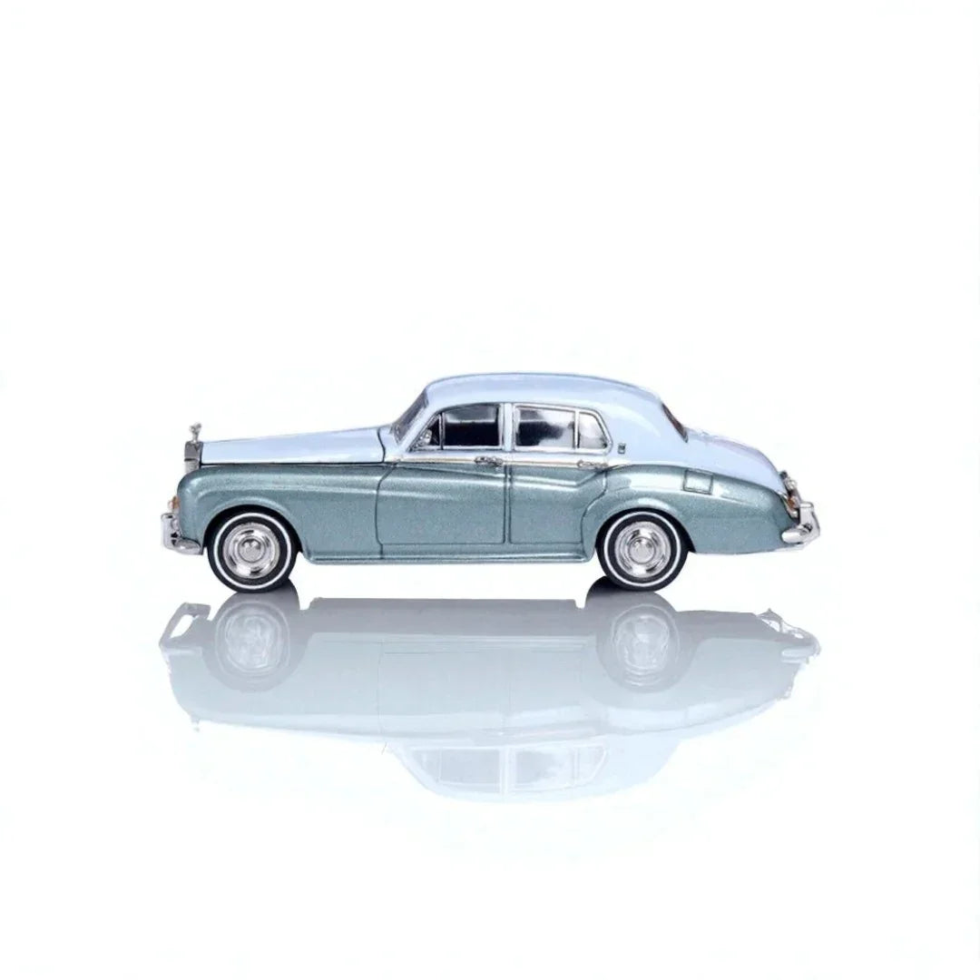 GFCC 1:64 Scale 1965 Rolls-Royce Silver Cloud III Light Blue and