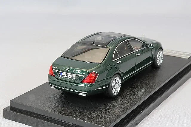 MOTORHELIX Mercedes-Benz S-Class S600L (W221) 1:64 Scale Diecast Model Car | Luxury Sedan Replica with Display Case- Dark Green