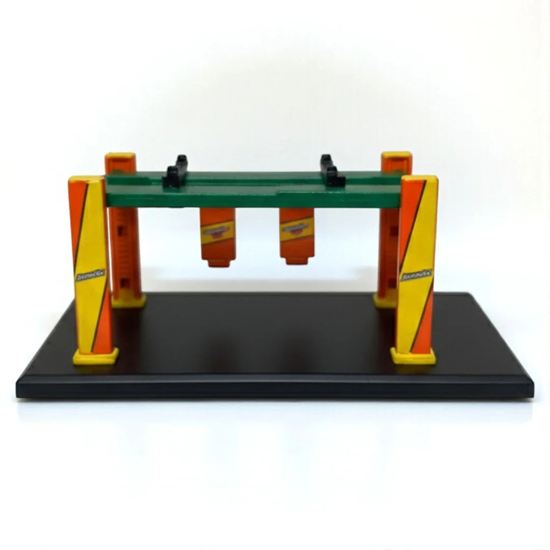 Greenlight Collectibles Armor All Four-Post Lift – Series 4 | 1:64 Scale Die-Cast Accessory