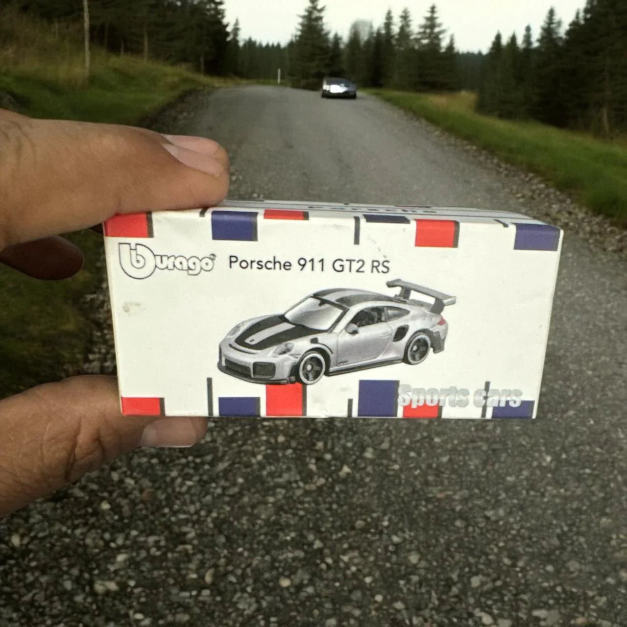 Bburago Premium Porsche 911 GT2 RS silver/carbon scale 1:64 model car Age 15+ - Jaiman Toys