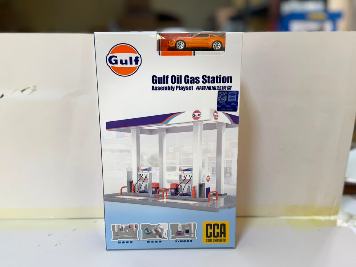CCA 01278F Gulf Oil Gas Station Ford Mustang 1:64 Car Assembly Playset