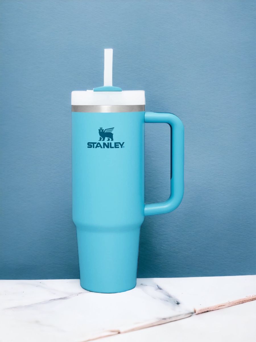 STANLEY Quencher H2.0 FlowState Tumbler 40 oz (1.18L) Sky Blue Insulated Stainless Steel Travel Mug with Handle & Straw
