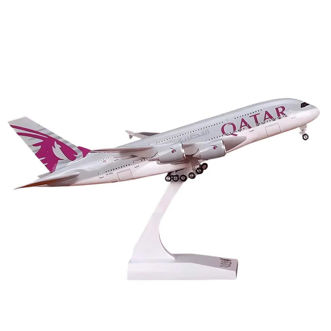 Diecast Collectible 1:250 Scale Model Airplane – Qatar