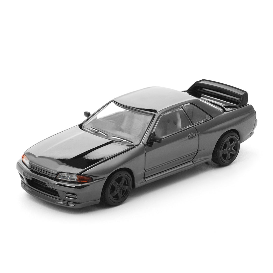 POP RACE 1:64 Nissan Skyline GT-R R32 Dark Chrome 002 Die-Cast Model Car with Display Box – Collector Edition