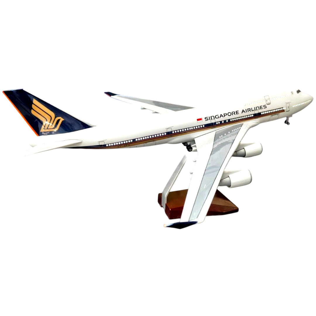 Singapore Airlines Boeing 747 |9V SPD Aircraft LED Lit - Diecast Airplane 1/130 Plane Model Replica Toy Decor - 46 cm