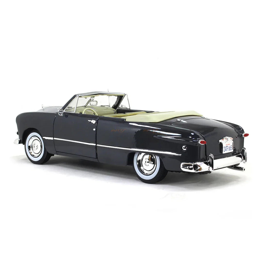 Maisto 1949 Ford Convertible 1:18 Scale Diecast Model Car – Classic Vintage Collectible