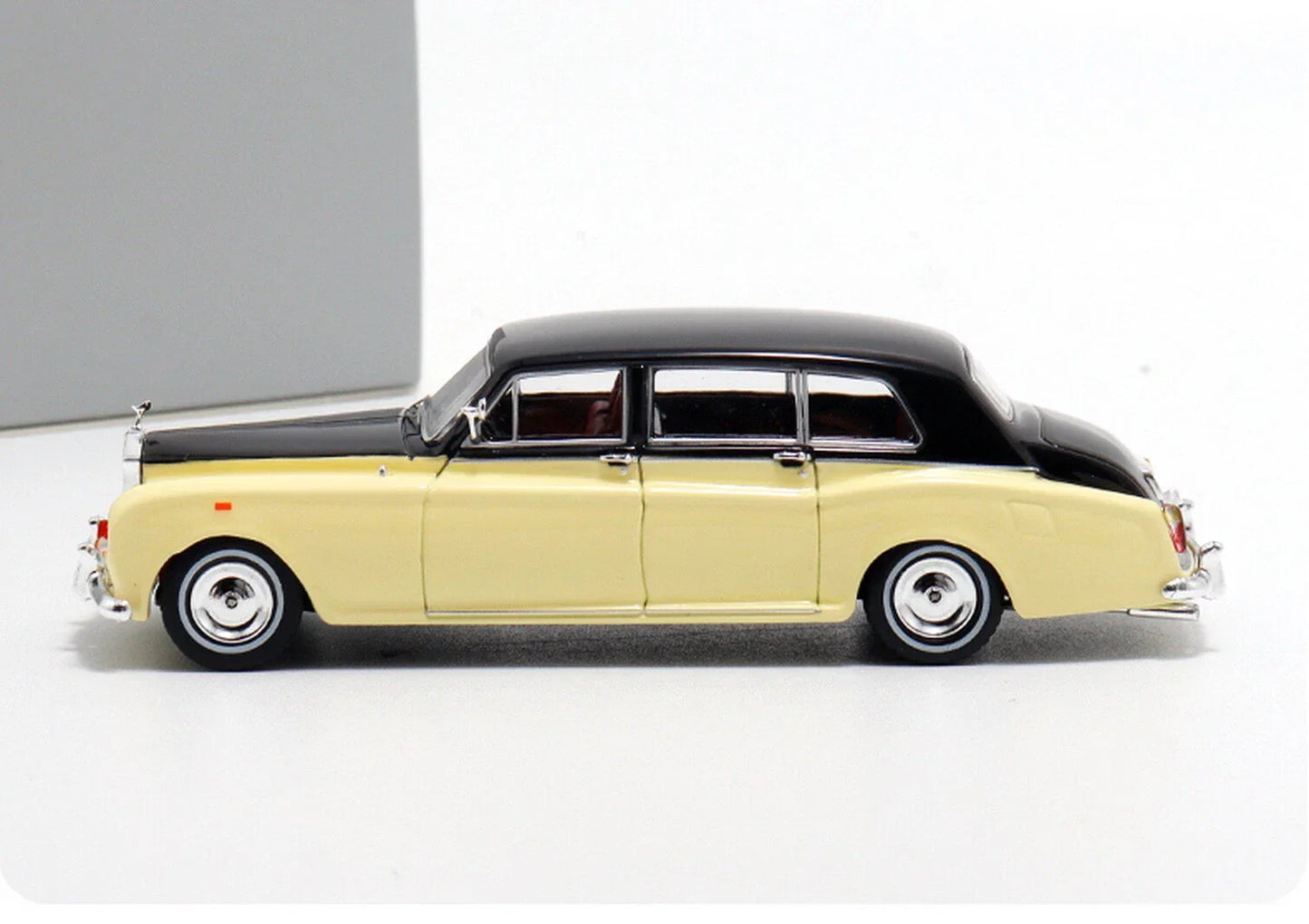 DOT x DCM 1/64 Scale Rolls-Royce Phantom VI Yellow/Black β Premium Diecast Car Model Collectible - Jaiman Toys