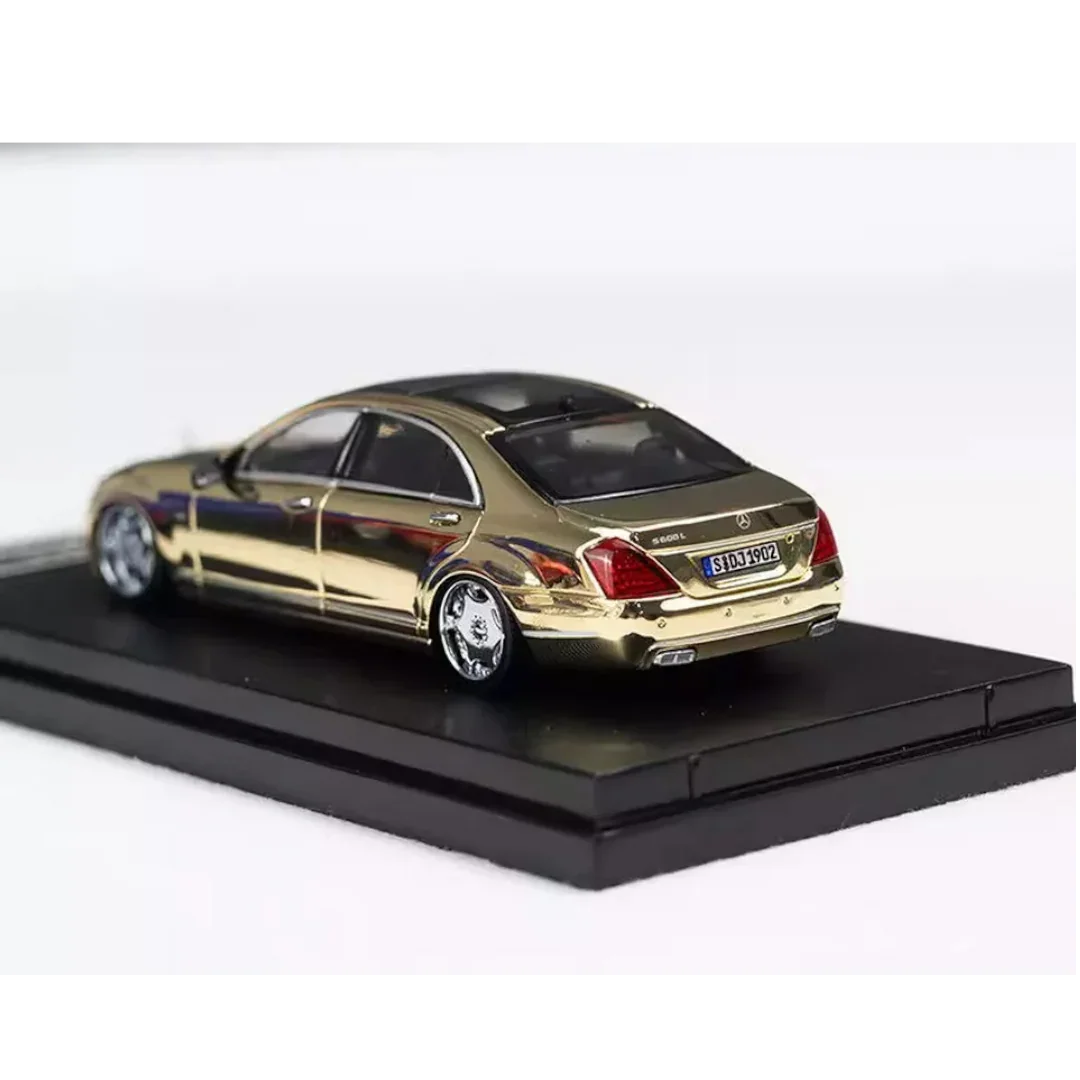 Street Warrior Mercedes-Benz S600 โ Gold Finish | 1:64 Diecast Sedan