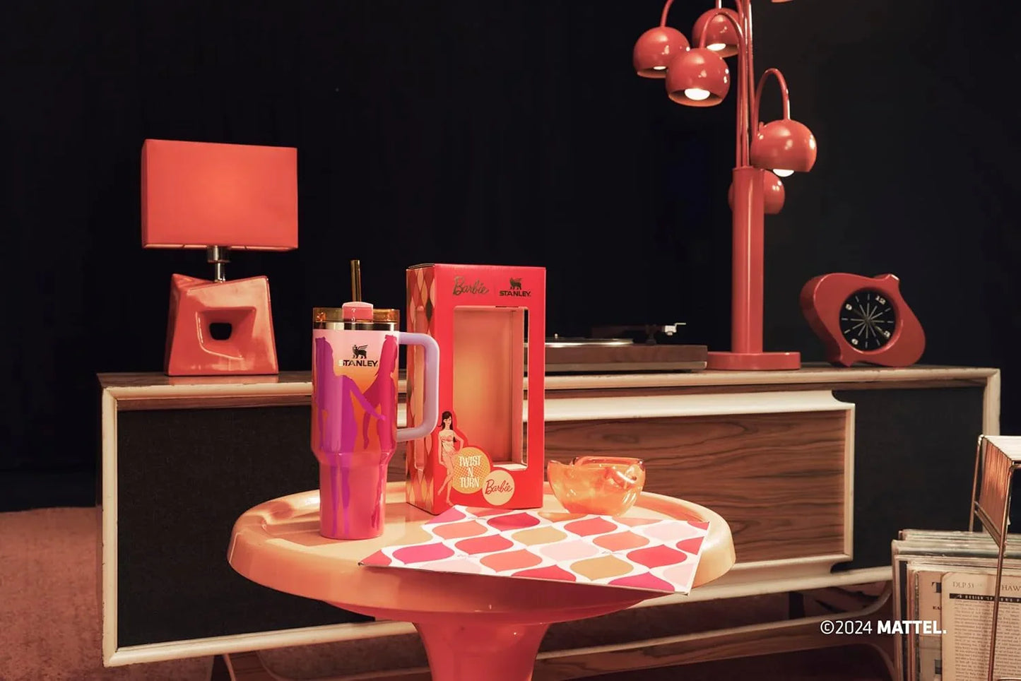 Stanley X Barbie™ ’60s Twist ’N Turn Quencher – 40 Oz Retro Glam Hydration Tumbler - Jaiman Toys