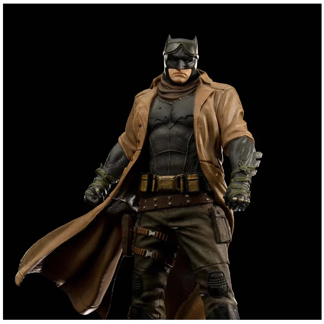 Iron Studios! Collectible Showpiece Statue Batman Knightmare - Zack Snyder`s Justice League - BDS Art Scale 1/10 - Jaiman Toys