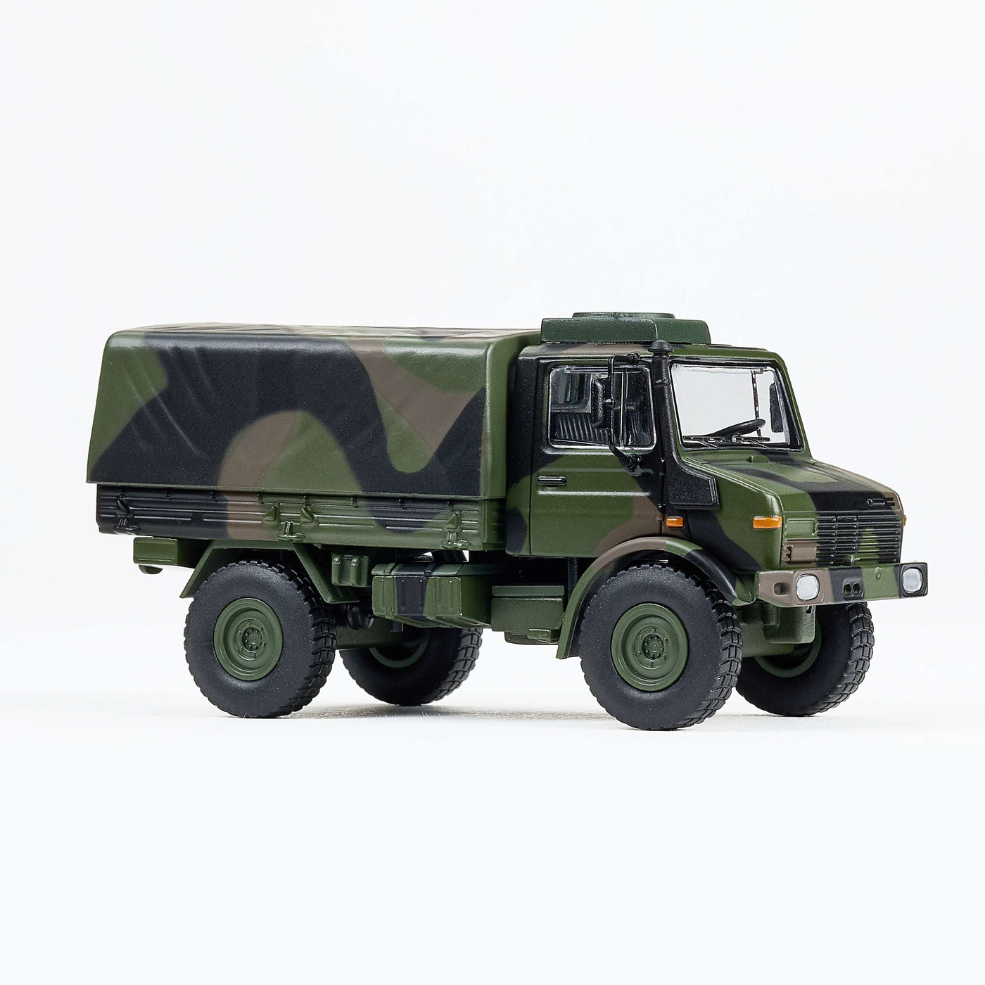 MASSDI 1:64 U1300L Military Truck Army Green (TJ1013) Die-Cast Model Vehicle – Tactical Off-Road Army Transport Collectible