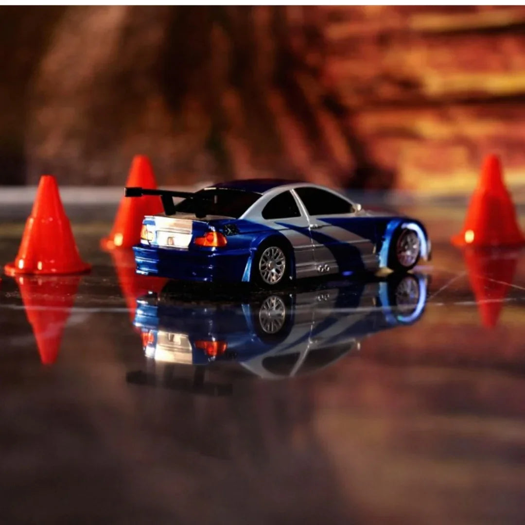 Chassis Model 1:43 RC Drift Race Car 4WD Ready to Go Mini Car Toy With Gyro