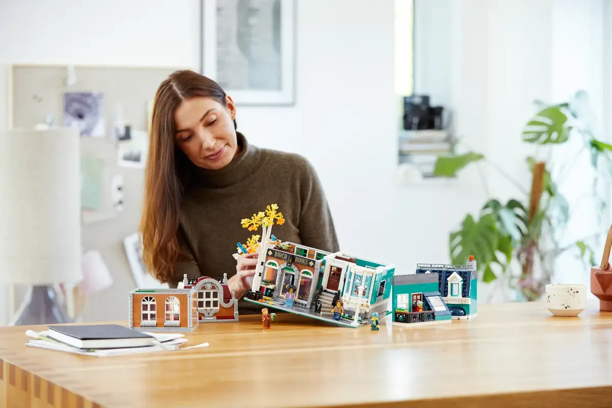 LEGO Creator Expert Bookshop 10270 Building Kit (2504 Pieces),Multicolor