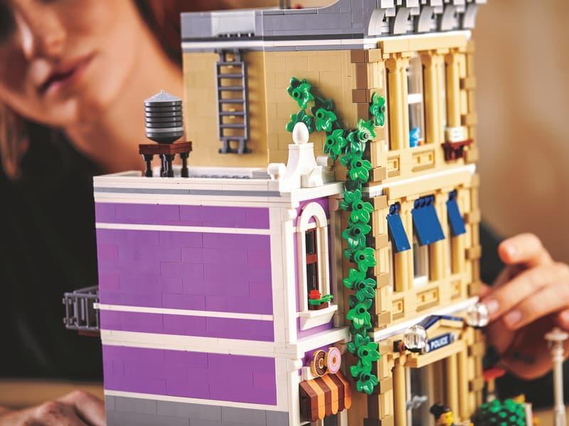 LEGO Creator Expert 10278 Police Station Building Kit (2,923 Pieces)
