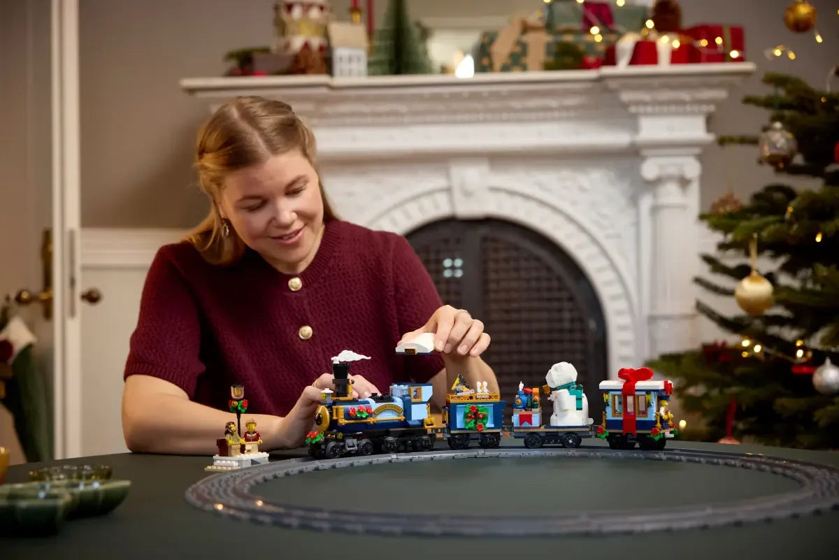 LEGO 10361 Holiday Express Train – Christmas Building Set (956 Pieces) | Festive Collectible Train Toy For Adults & Kids