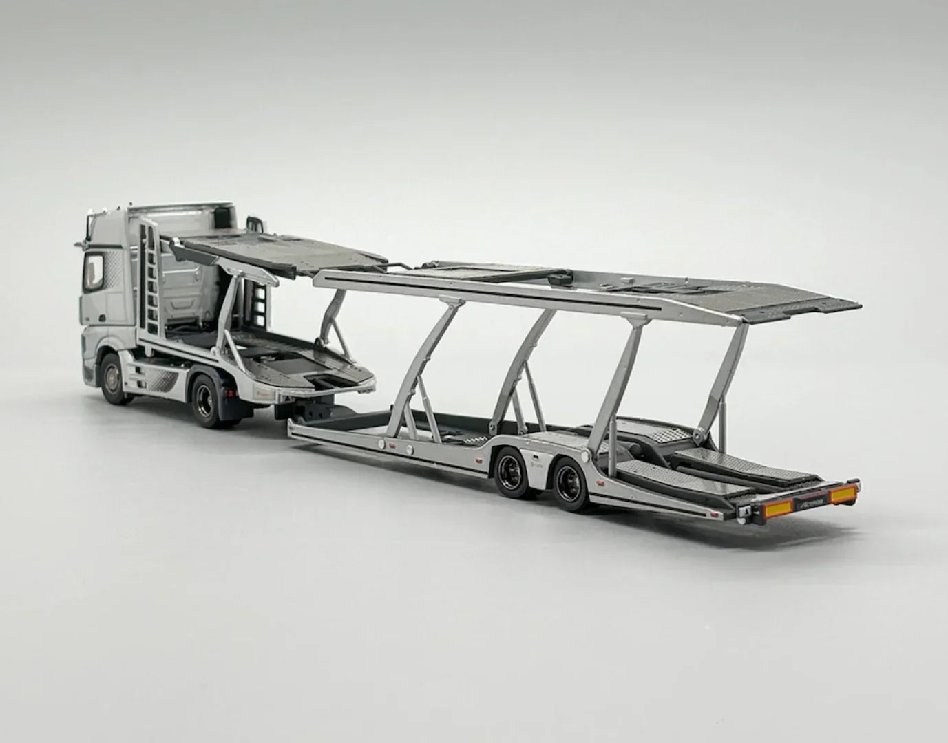 GCD 1:64 Silver AMG Actros Gigaspace 4x2 Trailer Truck Model
