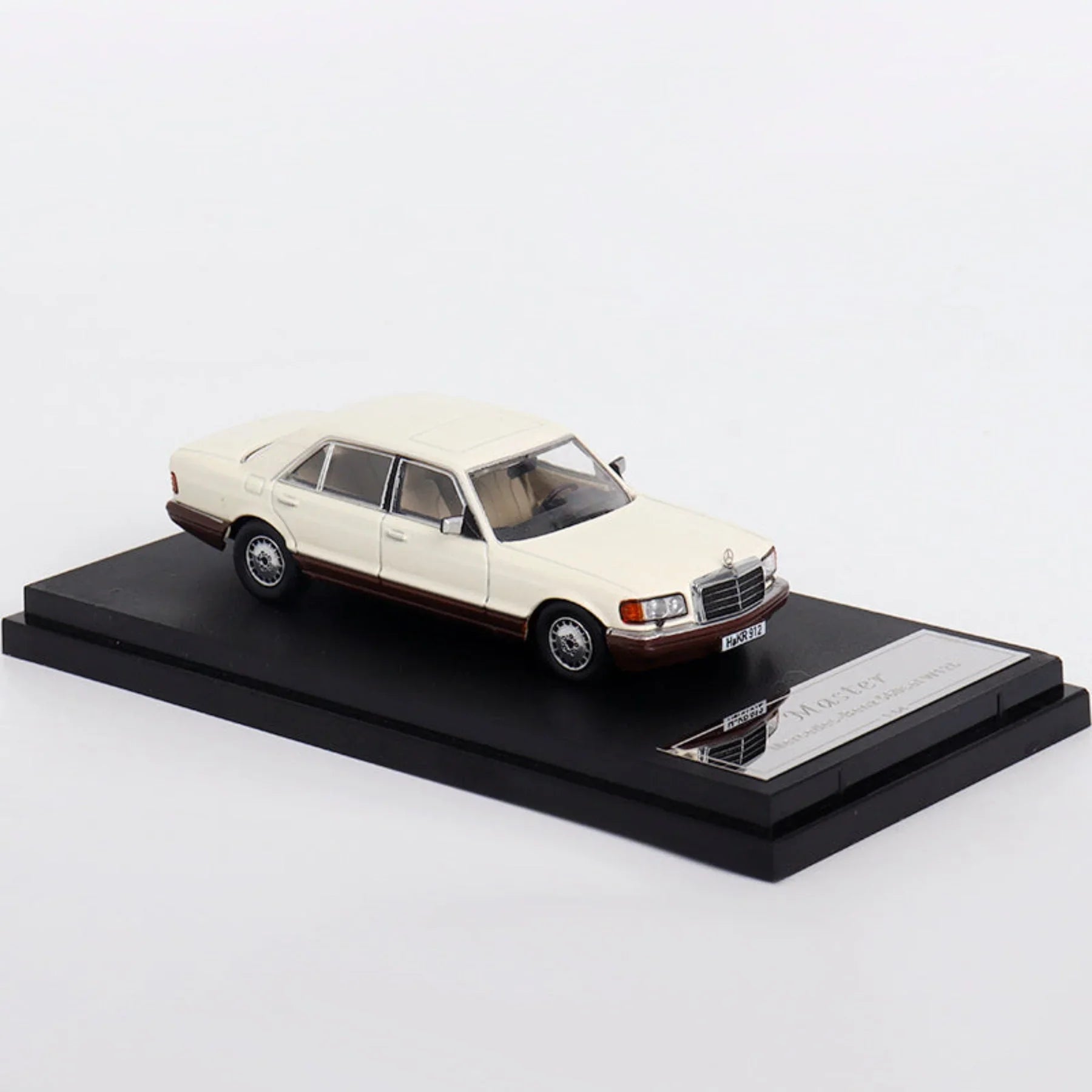 MERCEDES BENZ 560SEL W126 Off-White 1/64 Diecast Car Edition MODEL BY MASTER - Jaiman Toys