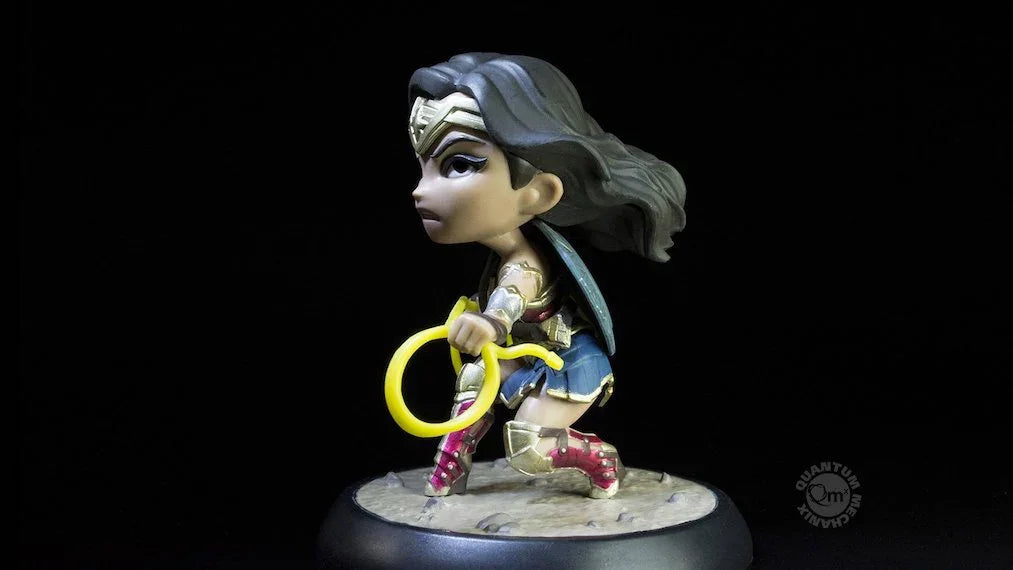 Justice League – Wonder Woman Q-Fig Diorama by Quantum Mechanix (QMx) - Jaiman Toys