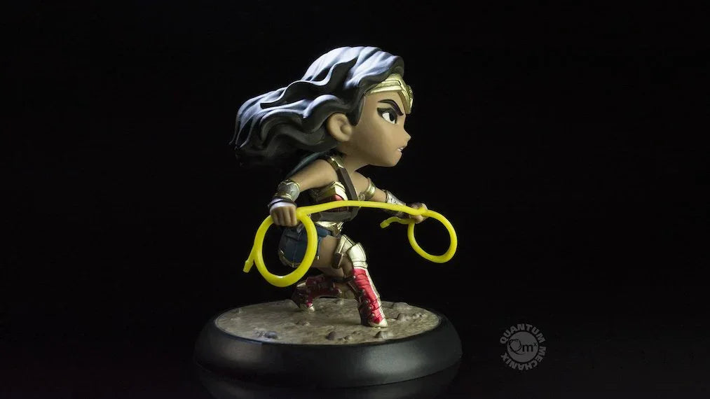 Justice League – Wonder Woman Q-Fig Diorama by Quantum Mechanix (QMx) - Jaiman Toys