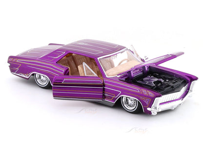 Maisto 1:24 1965 Buick Riviera Lowrider Die-Cast Car – Collector’s Edition Model