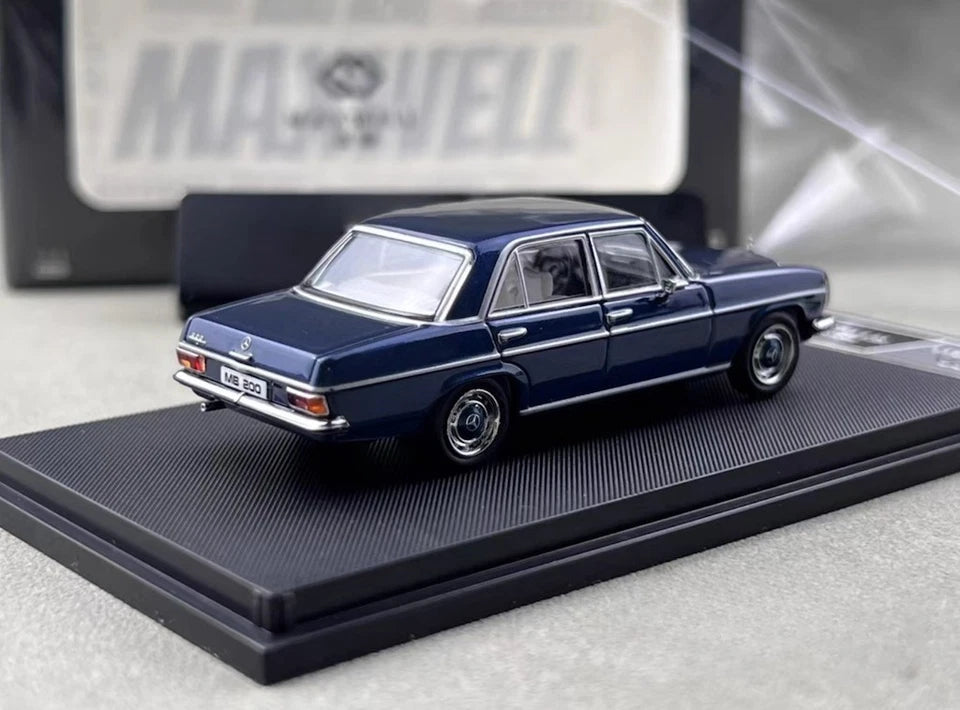 Maxwell Model 1:64 Mercedes-Benz W114 Strich 8 Blue Die-Cast Model Car | Classic Luxury Sedan Collectible with Display Base