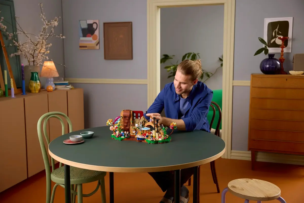 LEGO® Ideas 21360 Willy Wonka & the Chocolate Factory Collectors’ Building Kit (2025 Pieces)