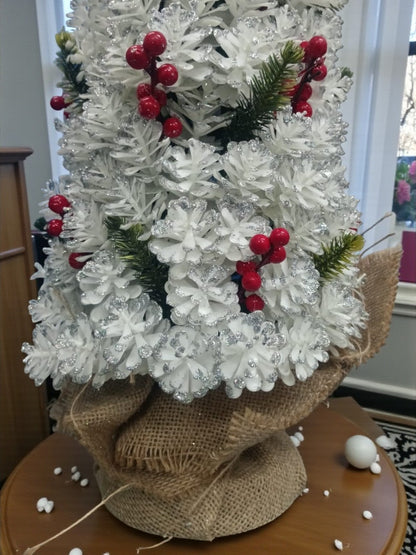 White Snow Pinecone Christmas Tree 40–45cm | Tabletop Decor with Red Berries & Jute Base – Winter Holiday Centerpiece
