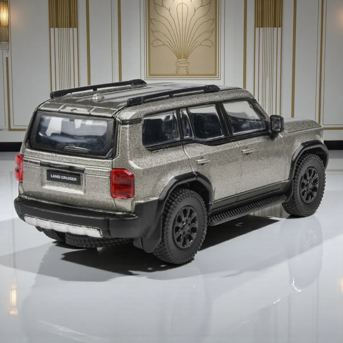 PARA 1:64 Toyota Land Cruiser LC250 2024 Meteor Silver LHD (Diecast Car)