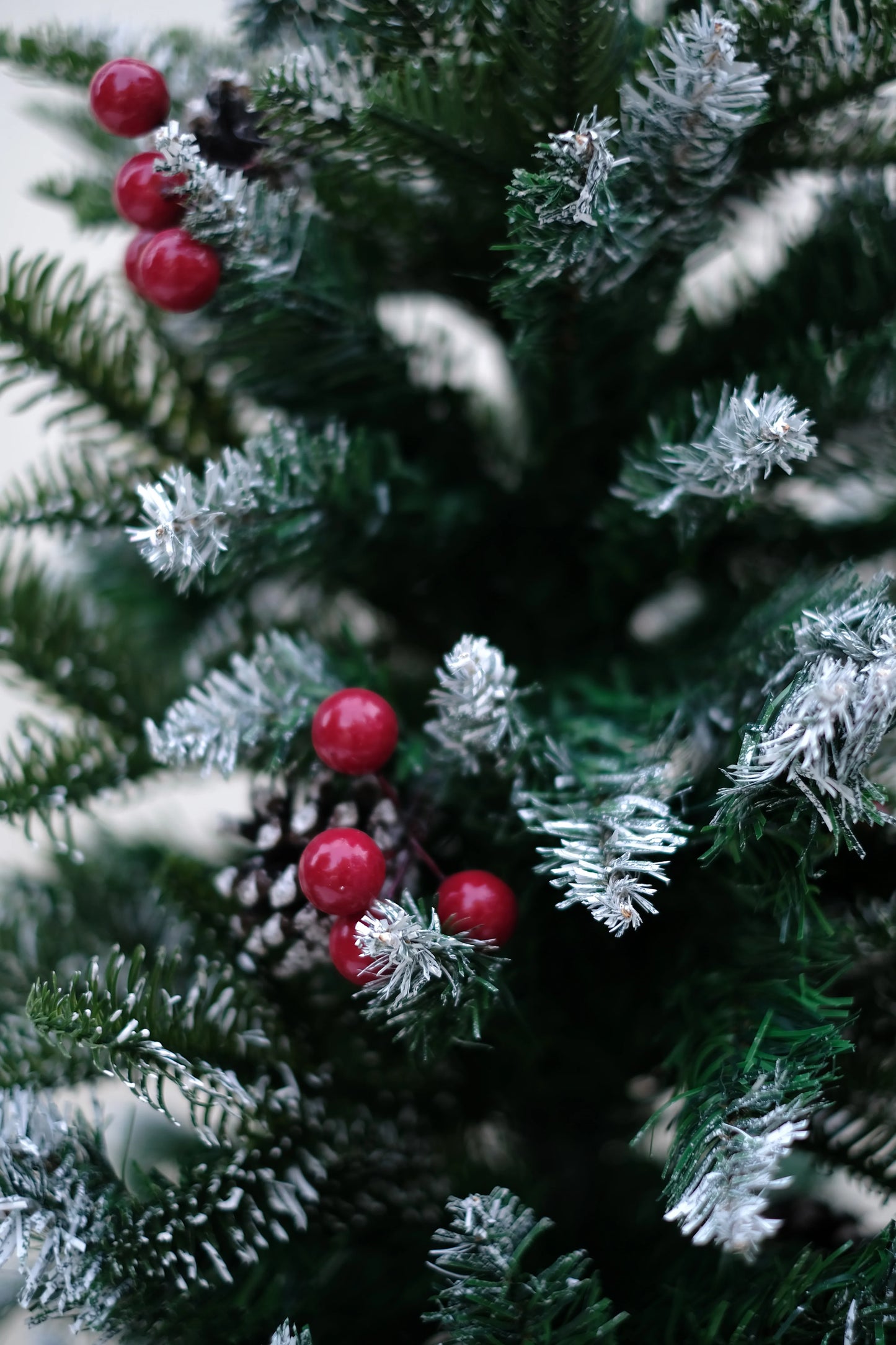SWEN NORTHLIGHT flocked christmas tree pinecones and cherries