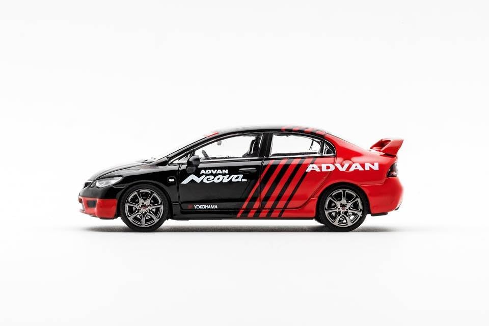 DIECAST TEAM 1:64 Honda Civic Type-R FD2 ADVAN Diecast Model Car | Black & Red JDM Collectible