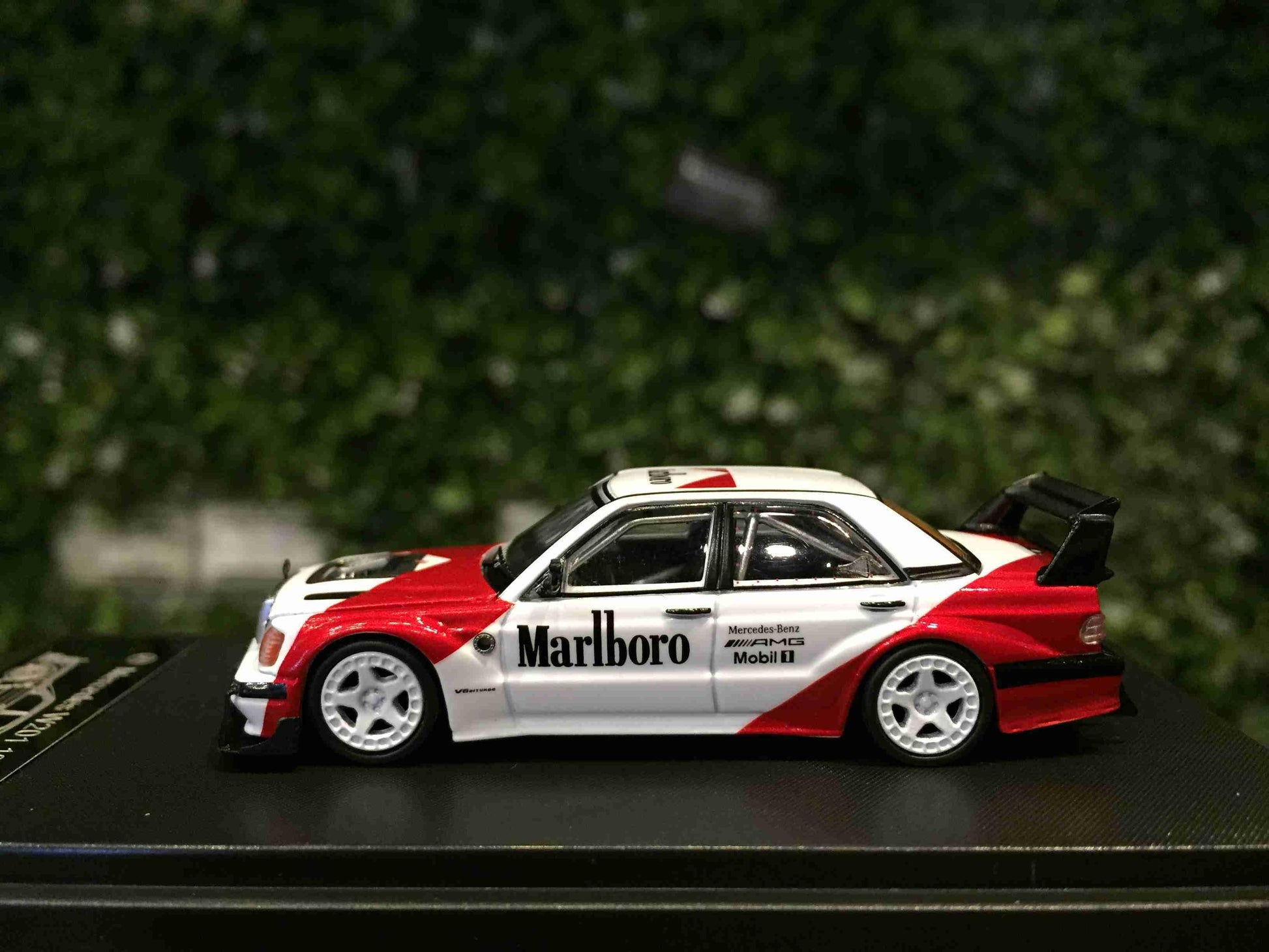 Rhino Model 1:64 Marlboro Mercedes-Benz 190E (W201) Red/White - Jaiman Toys