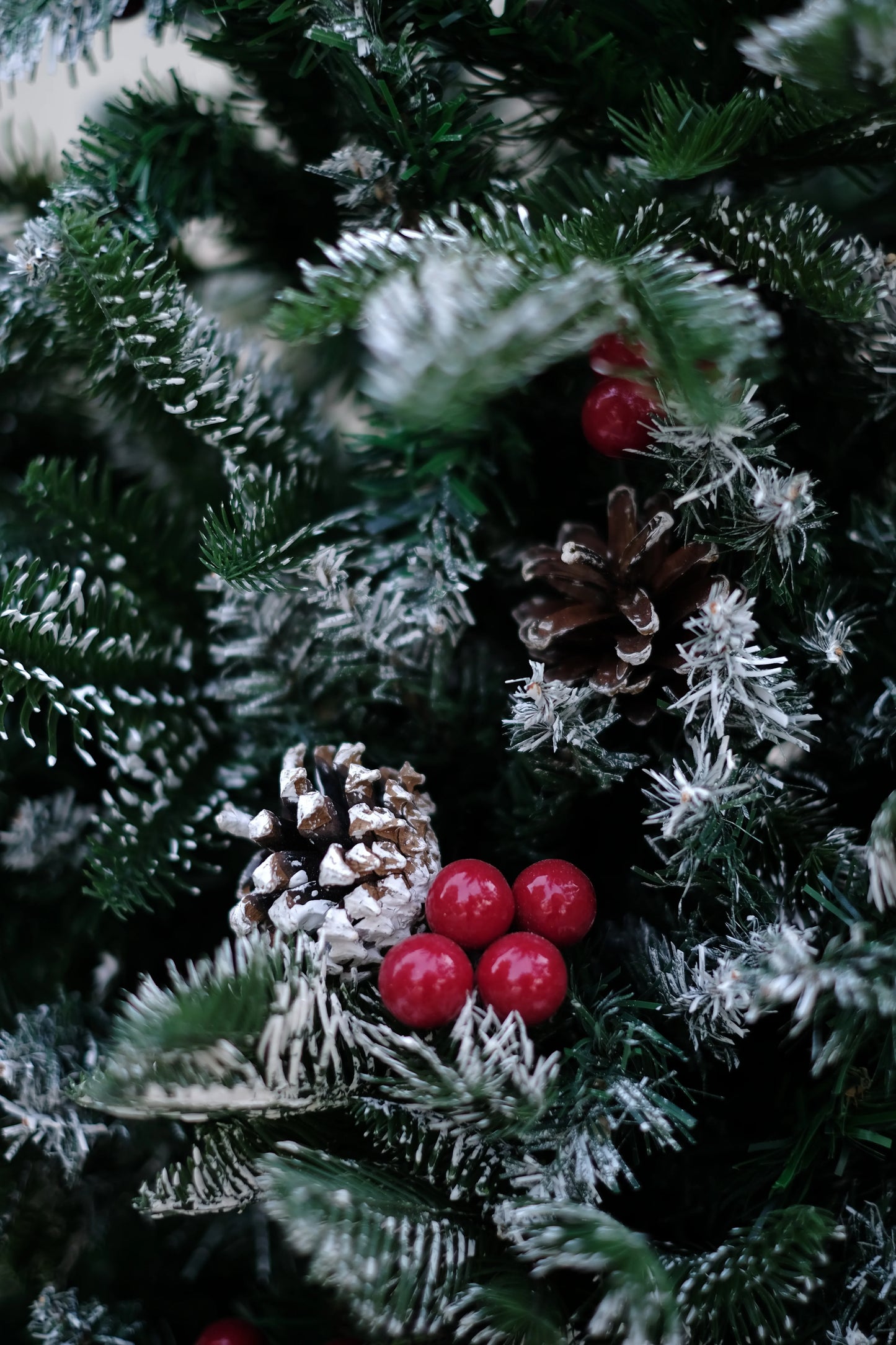 SWEN NORTHLIGHT flocked christmas tree pinecones and cherries