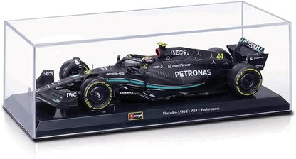 Bburago F1 Mercedes-AMG PETRONAS W14 2023 #63 with Helmet – George Russell 1/24 Model Car (18-28028R)