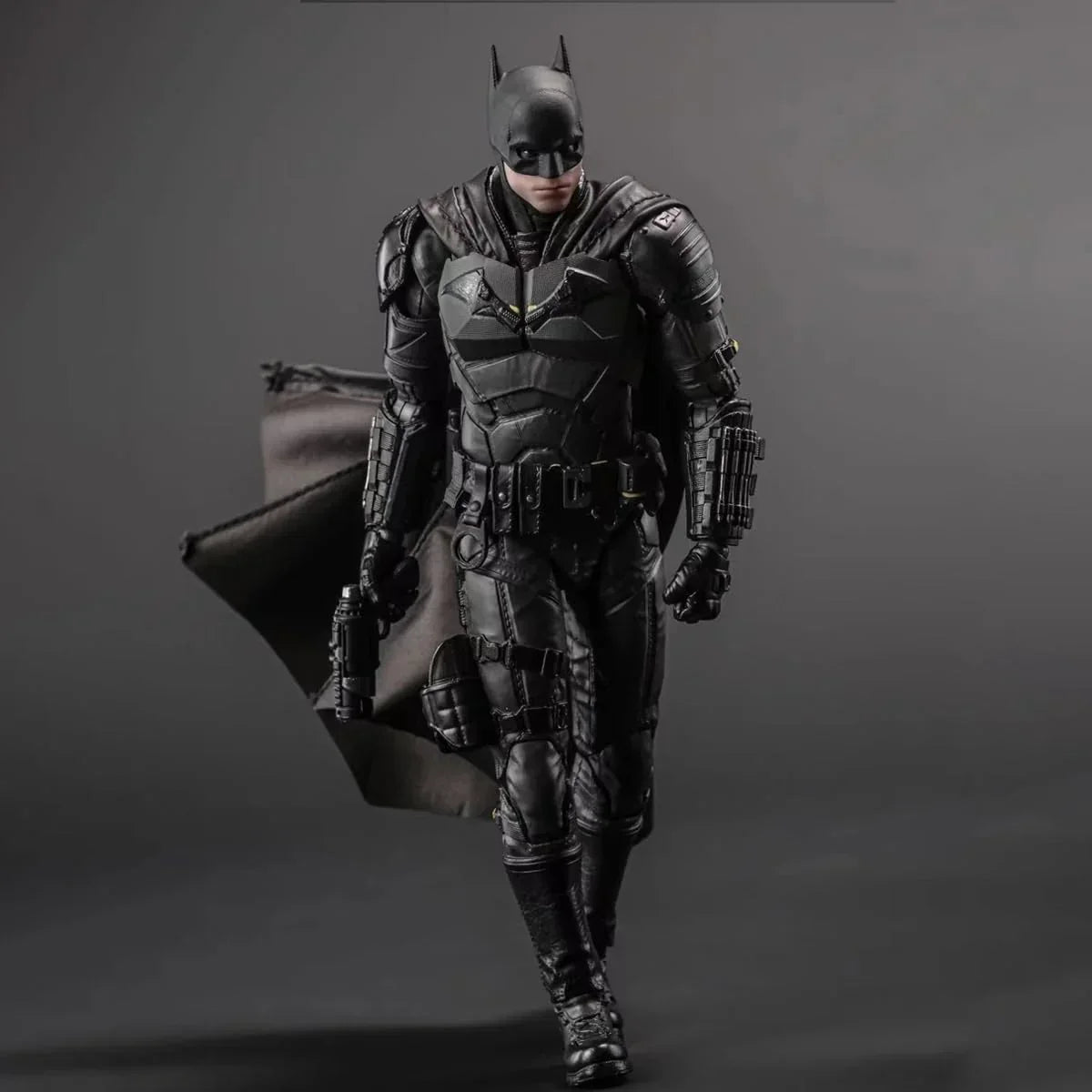 Fond Joy DC The Batman – Ultimate Action Figure | 1/9 Scale DC
