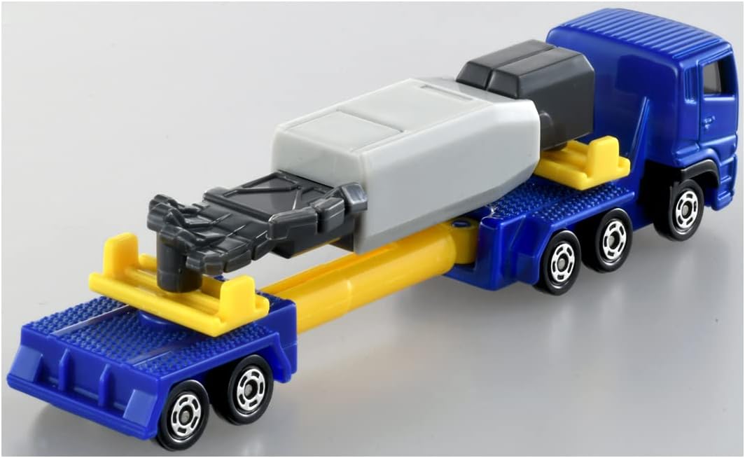 Takara Tomy Tomica No.140 Mitsubishi Fuso Super Great Pole Trailer with Extendable Drawbar, Detachable Trailer & 3 Cargo Accessories