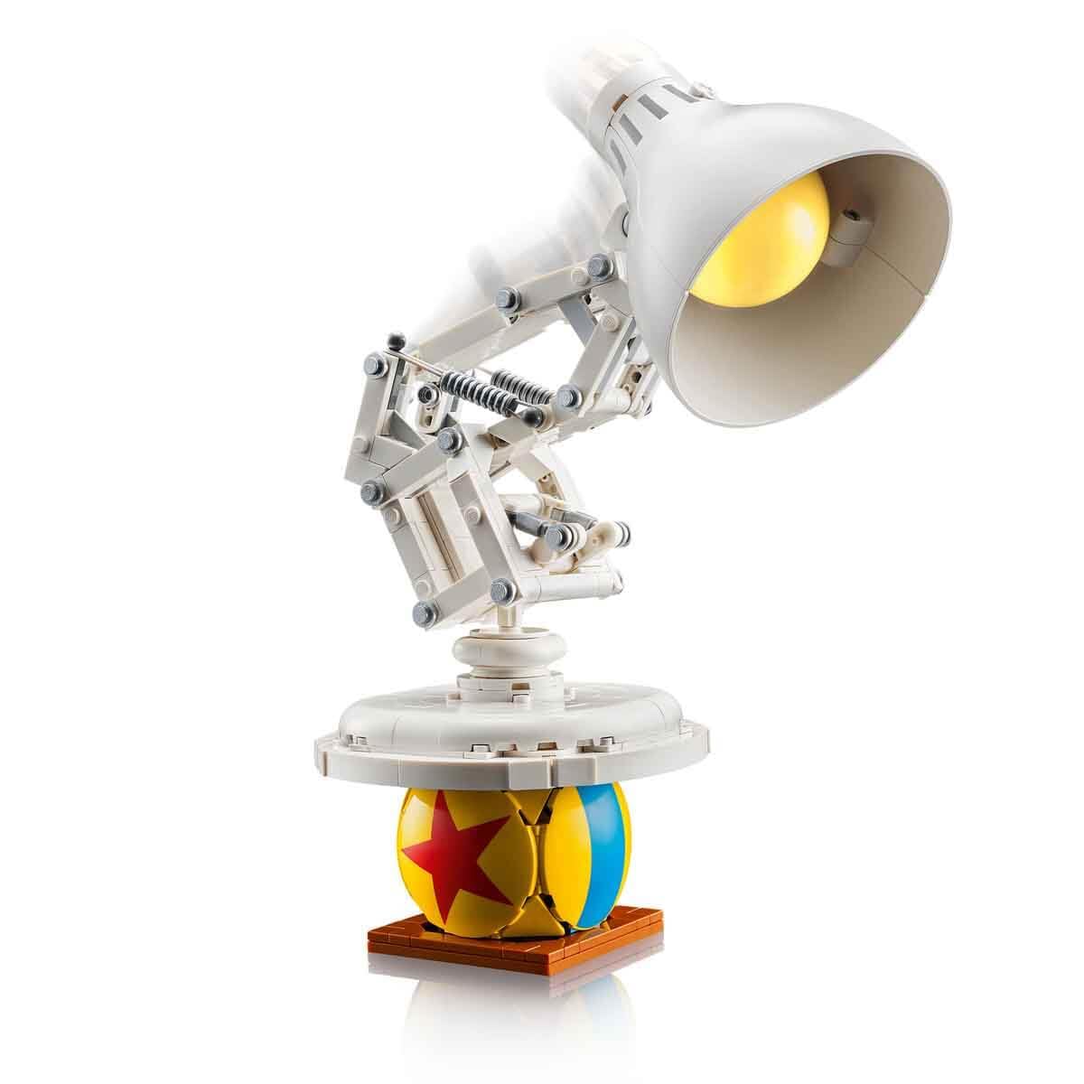 LEGO 21357 Ideas Disney Pixar Luxo Jr. Building Set for Adults – Collectible Pixar Lamp Display Model (613 Pieces)