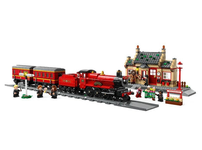 LEGO 76423 Harry Potter Hogwarts Express &amp; Hogsmeade Station (1074 Pieces)