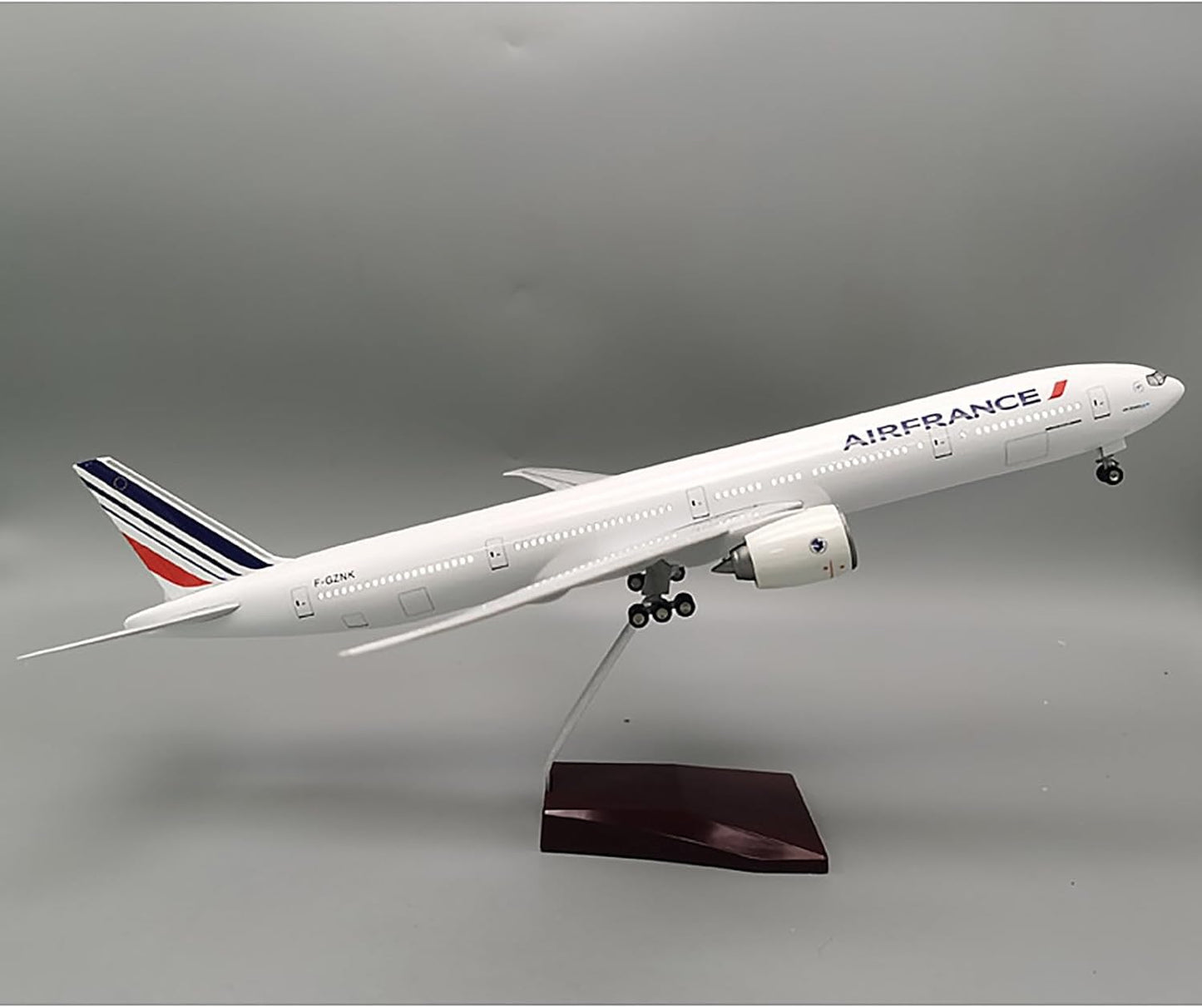 Diecast Aeroplane Display Model with Light : (1:130 Scale Model (Boeing B747 Air France)), White